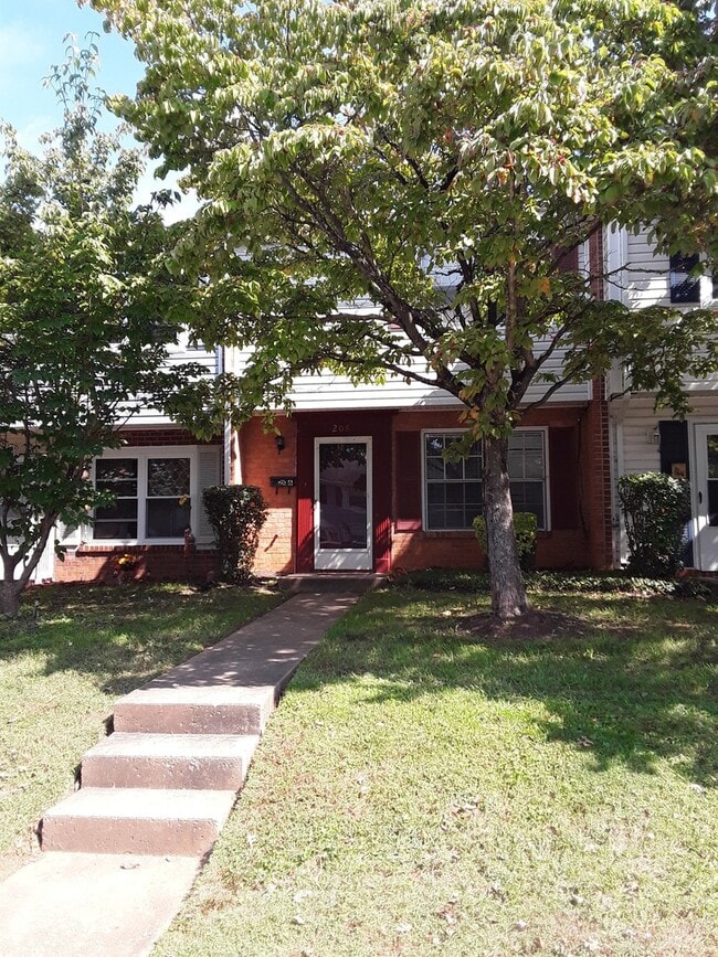 Photo - 206 Devonshire Rd