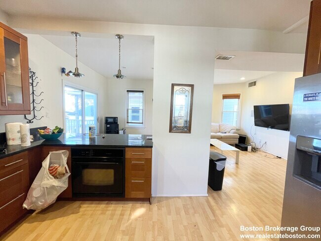 Photo - 7 Iroquois St Unit 3