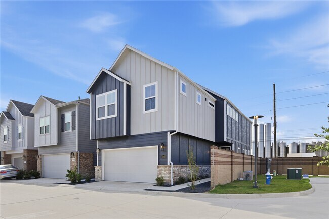Photo - 10010 Rustic Charm St