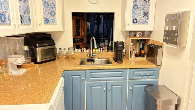 Photo - 118 Royal Pk Dr Unit 1F