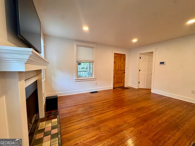 Photo - 687 Brownwood Ave SE