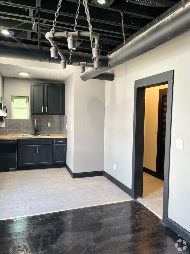 Building Photo - 2832 Stanton Ave Unit 2 Rental