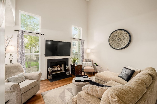 Photo - 3362 Eastwoodlands Trail