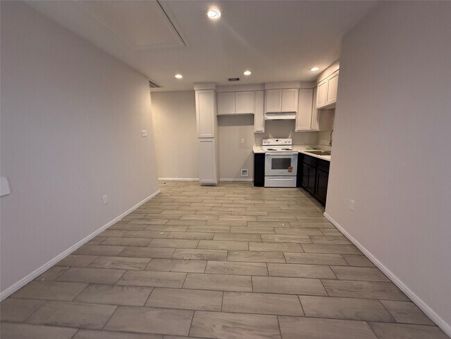 Photo - 5530 Hillman St