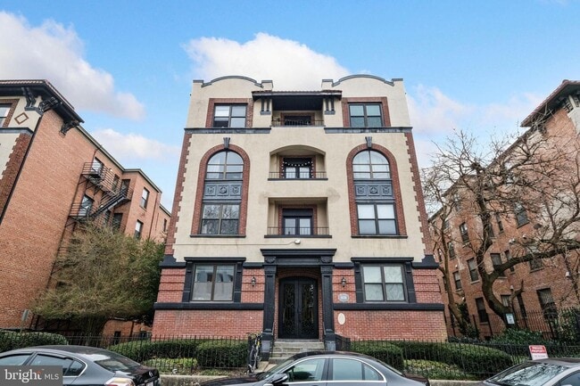 Photo - 1438 Meridian Pl NW Unidad 304