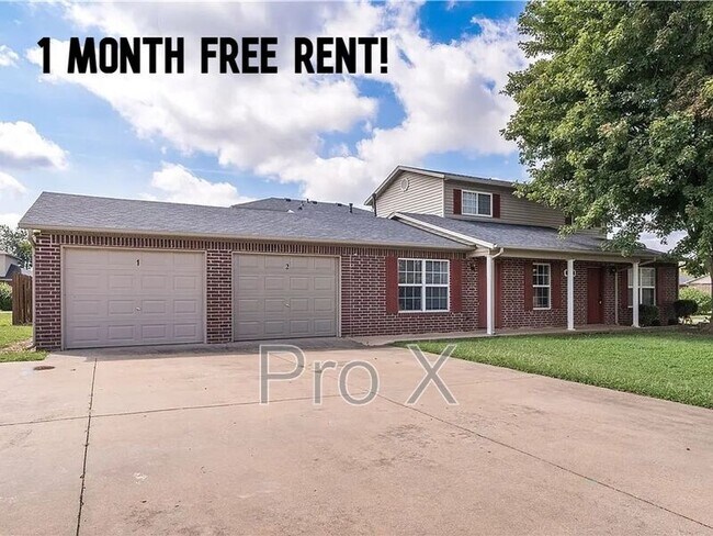 Building Photo - 3501 SW Landau Ct Unit Apt 1