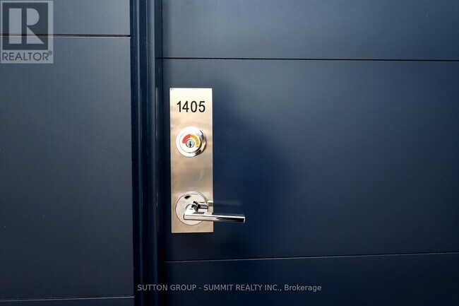 Photo - 75 James St S Unit 1405