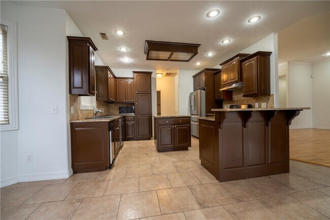 Photo - 4604 SW Swinton Dr