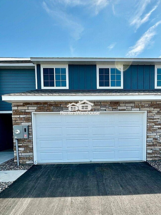 Building Photo - 17520 Driscoll Pl