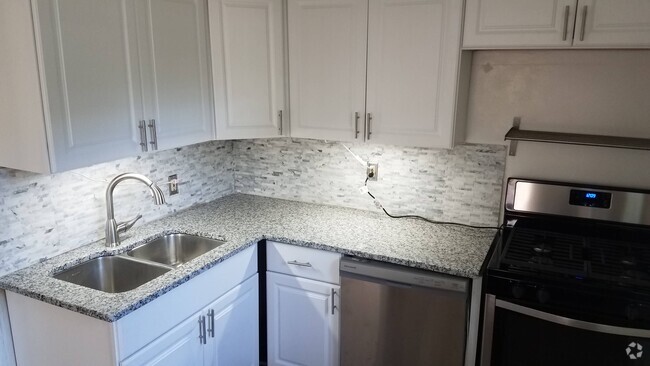 Building Photo - 2720 Emerson Ave S Unit uppr Rental