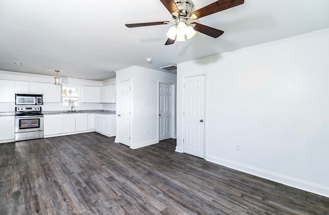 Front Room/Den