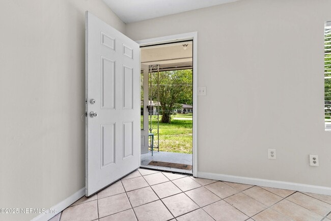 Photo - 602 Luna Ct