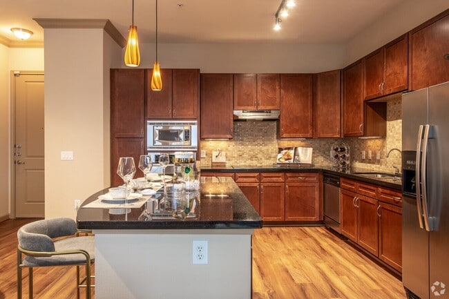 Building Photo - It’s Giving Home Unit FSF2