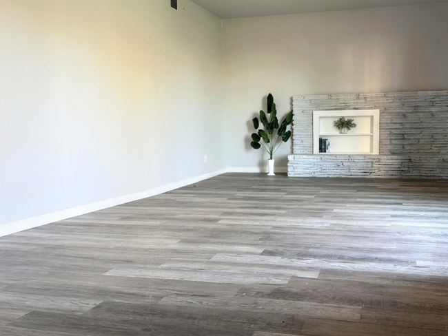 Photo - 1671 Anoka Ave