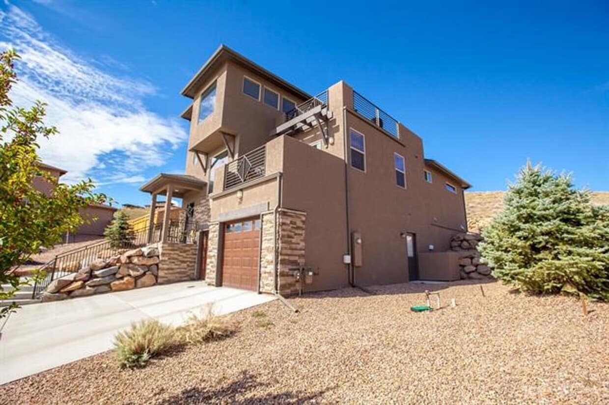 Don't miss this beauty! - Don't miss this beauty!