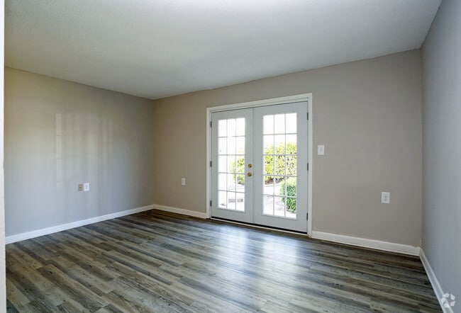 2BR, 1BA - 872sf- Living Area