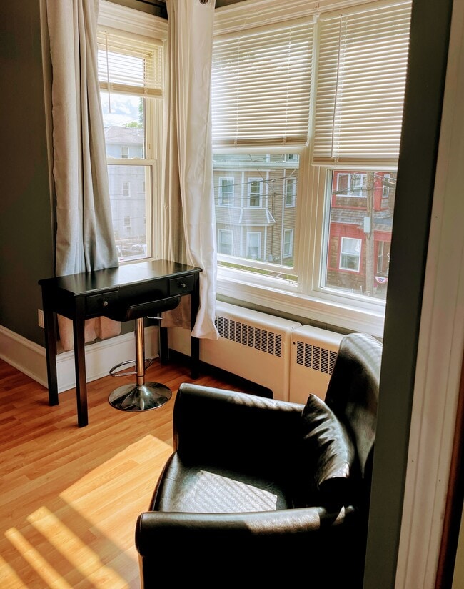 Photo - 463 Linden St Unit 2 fl