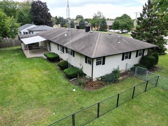 23932 W Renwick Rd