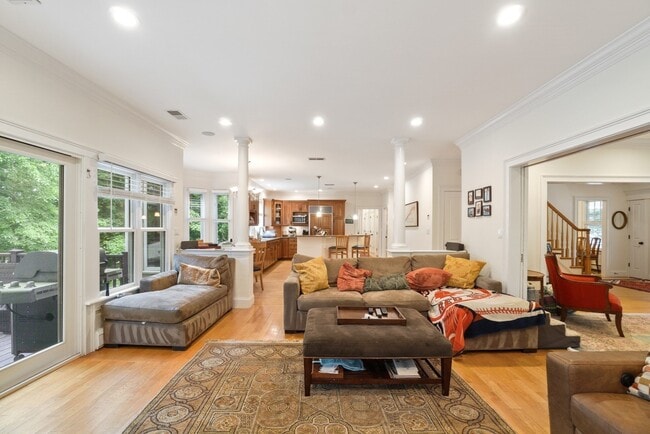 Photo - 128 Herrick Rd