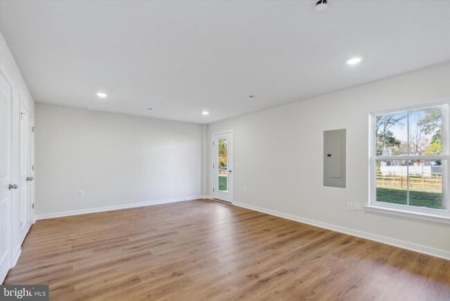 Building Photo - 308 Bennetts Ct