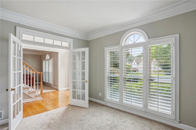 3282 Belmont Glen Dr SE