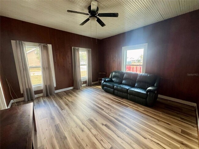 Photo - 15 S Hillsborough Ave