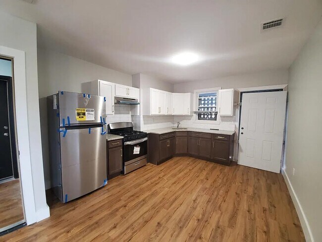 Photo - 91 Clinton Pl Unit 2B