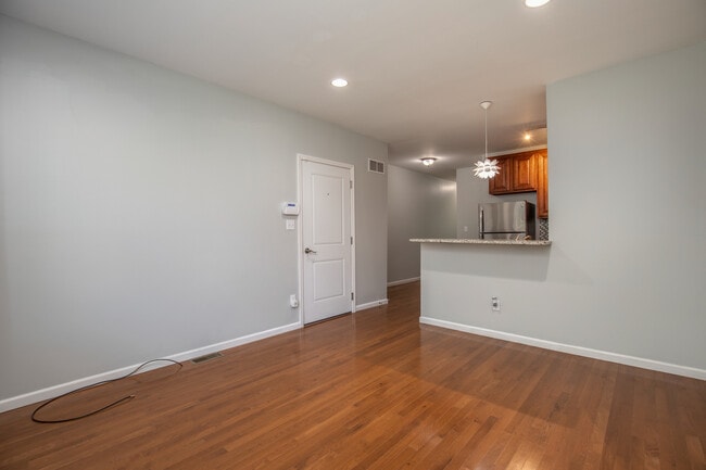 Photo - 6044 Washington Blvd Unit 1E