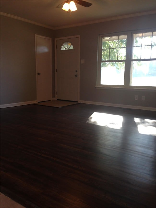 Photo - 109 W 31st Pl