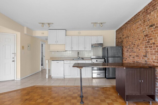 218 Newark Ave