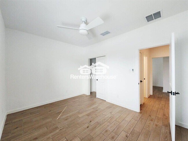 Photo - 8430 Bay Rdg Cir