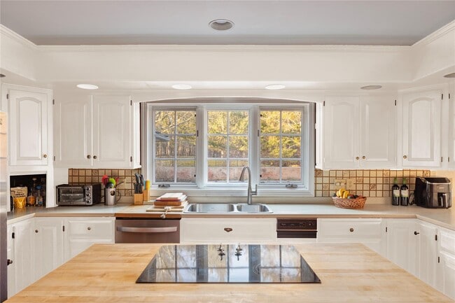 Photo - 147 Rock City Rd