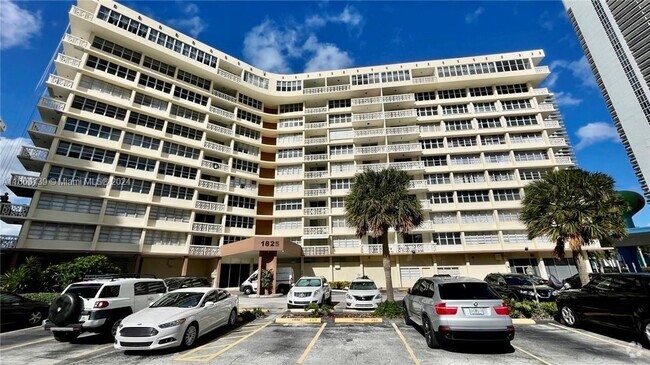 Building Photo - 1825 S Ocean Dr Unit 814 Rental