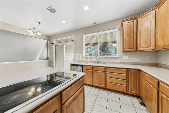 Photo - 1556 S Catawba Cir