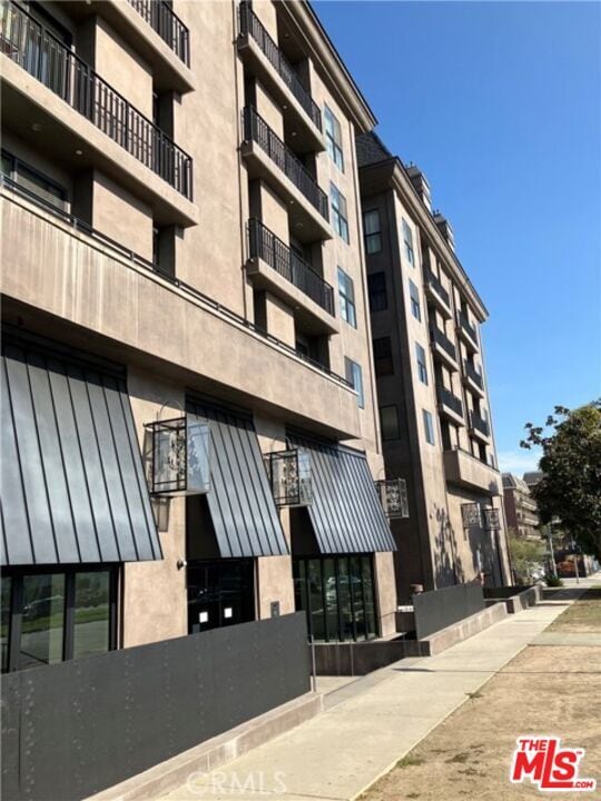 Building Photo - 8811 Burton Way Unit 215 Rental
