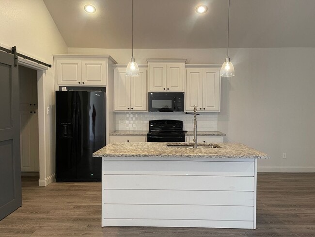 Photo - 2007 102nd St Unit B