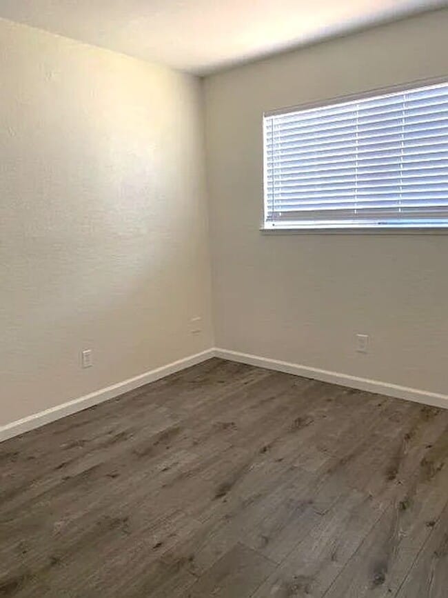 Photo - 4904 Summerwood