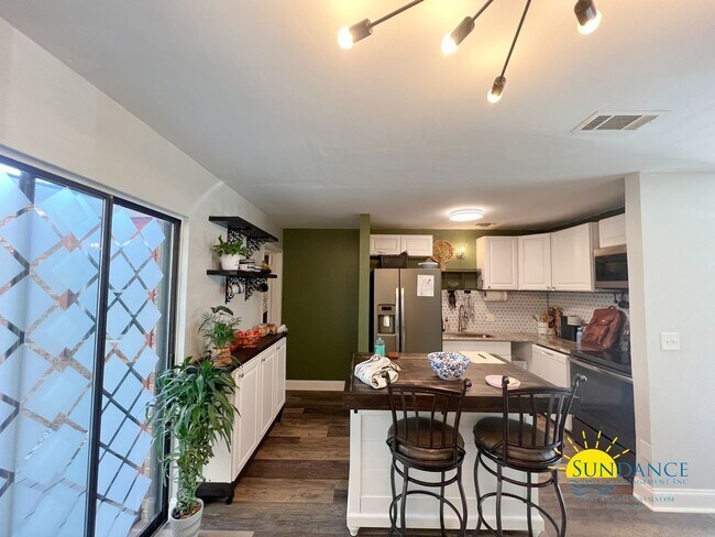 Photo - 2 Bedroom home with custom upgrades in the...