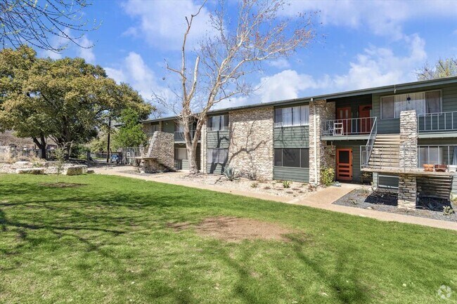 Building Photo - 1304 Mariposa Dr Unit 104 Rental