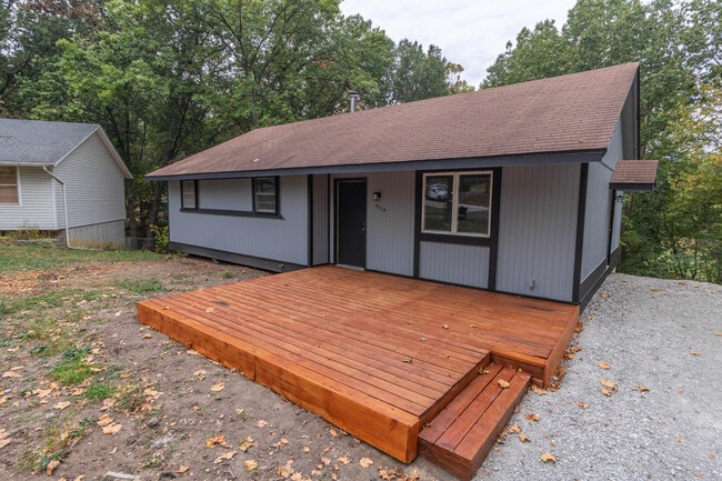 Photo - 5714 N Maple Ct House