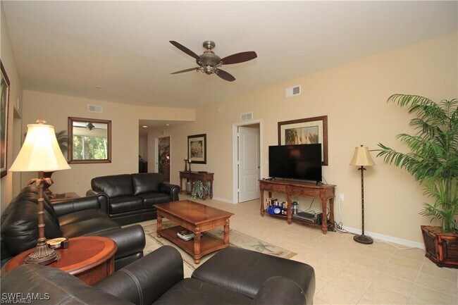 Building Photo - 3425 Grand Cypress Dr Unit 102