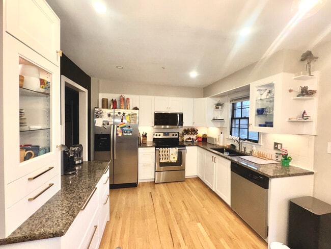 Photo - 319 E 100th Ter