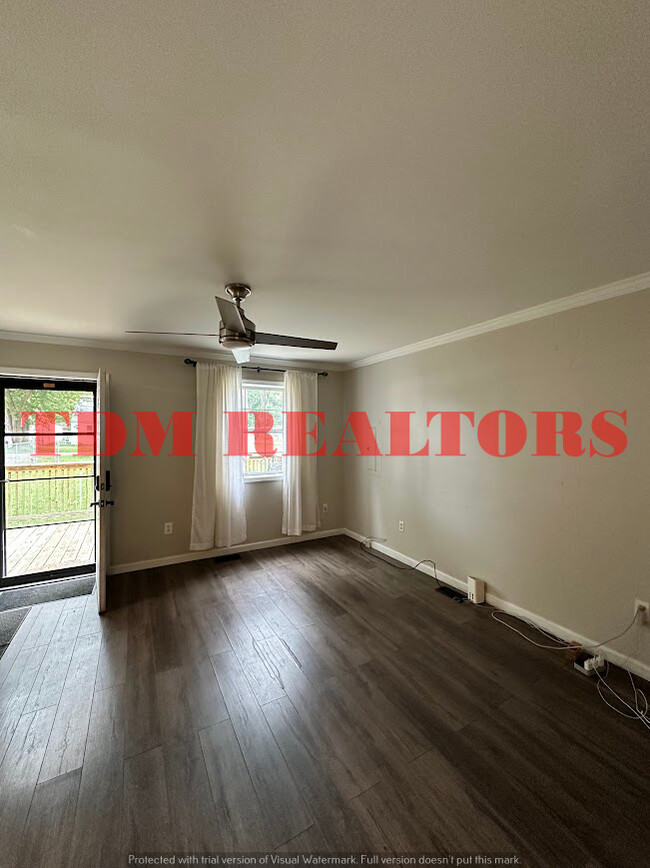 Photo - 2121 Christner St