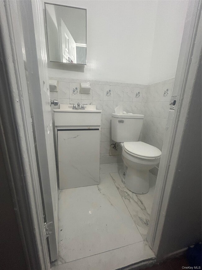Building Photo - 802 Rogers Ave Unit 2