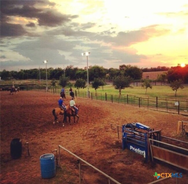 Photo - 1009 Tripp Ln