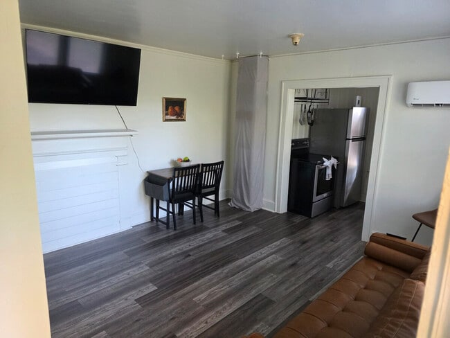 Building Photo - 539 Woodruff Rd Rental