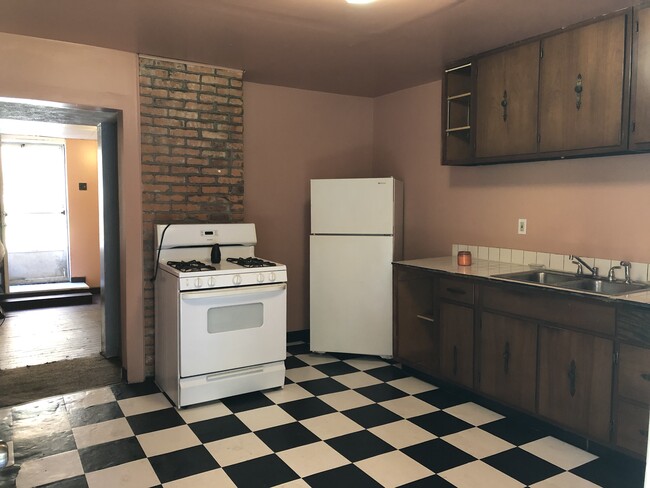 Kitchen - 1343 Woods Run Ave Townhome