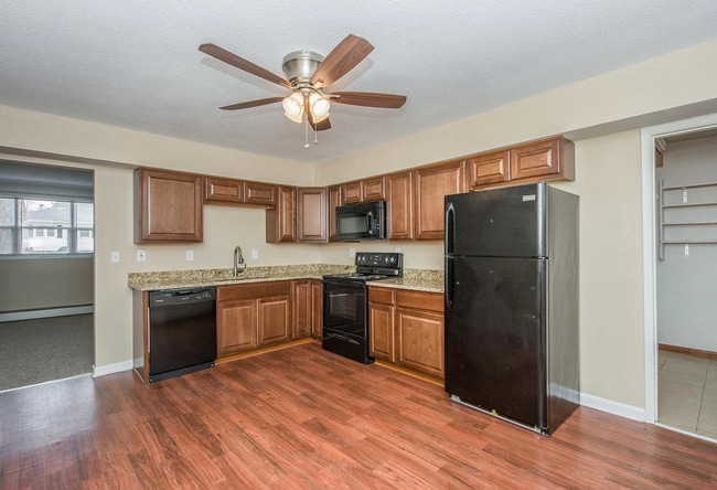 Building Photo - 206 3rd Ave SE Unit 206 3rd Avenue Southeast #3