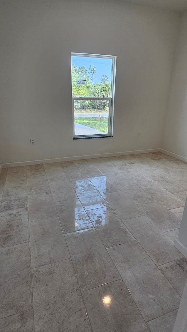 Photo - MOVE IN READY 3 BEDROOM 2 BATH LIKE NEW