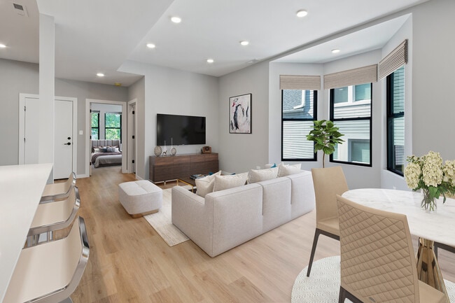 Photo - 3520 W Shakespeare Ave Unit 2